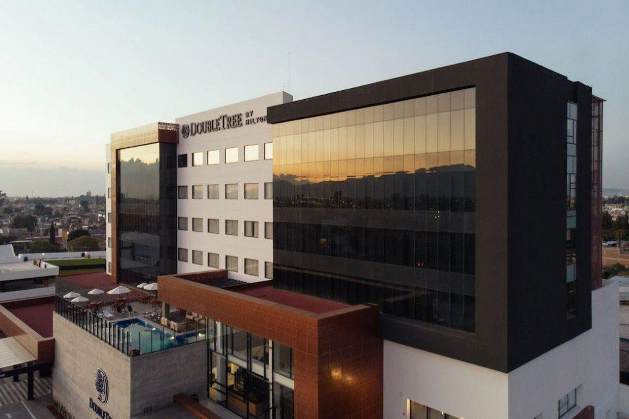 Doubletree By Hilton Celaya Селая Екстериор снимка