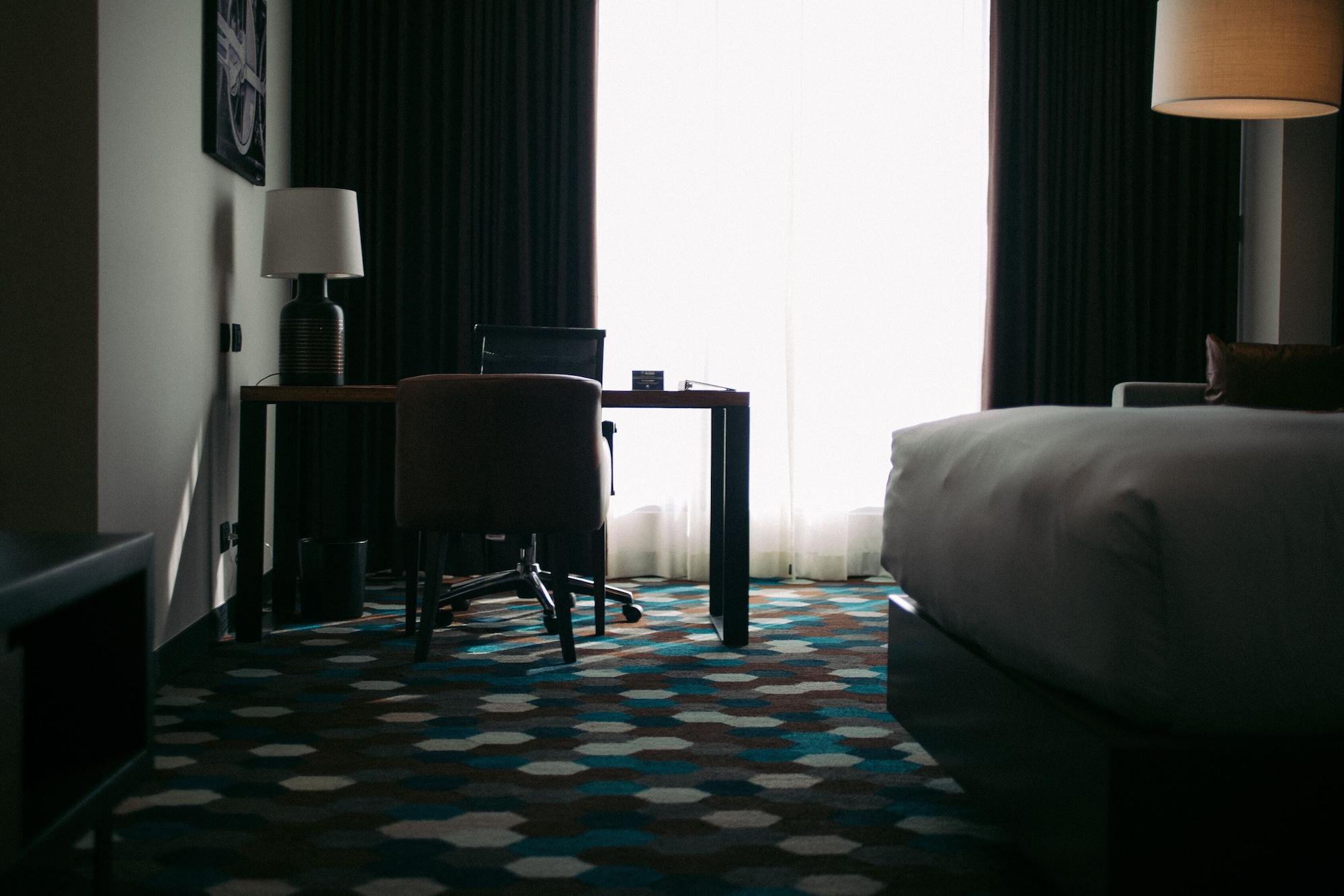 Doubletree By Hilton Celaya Селая Екстериор снимка