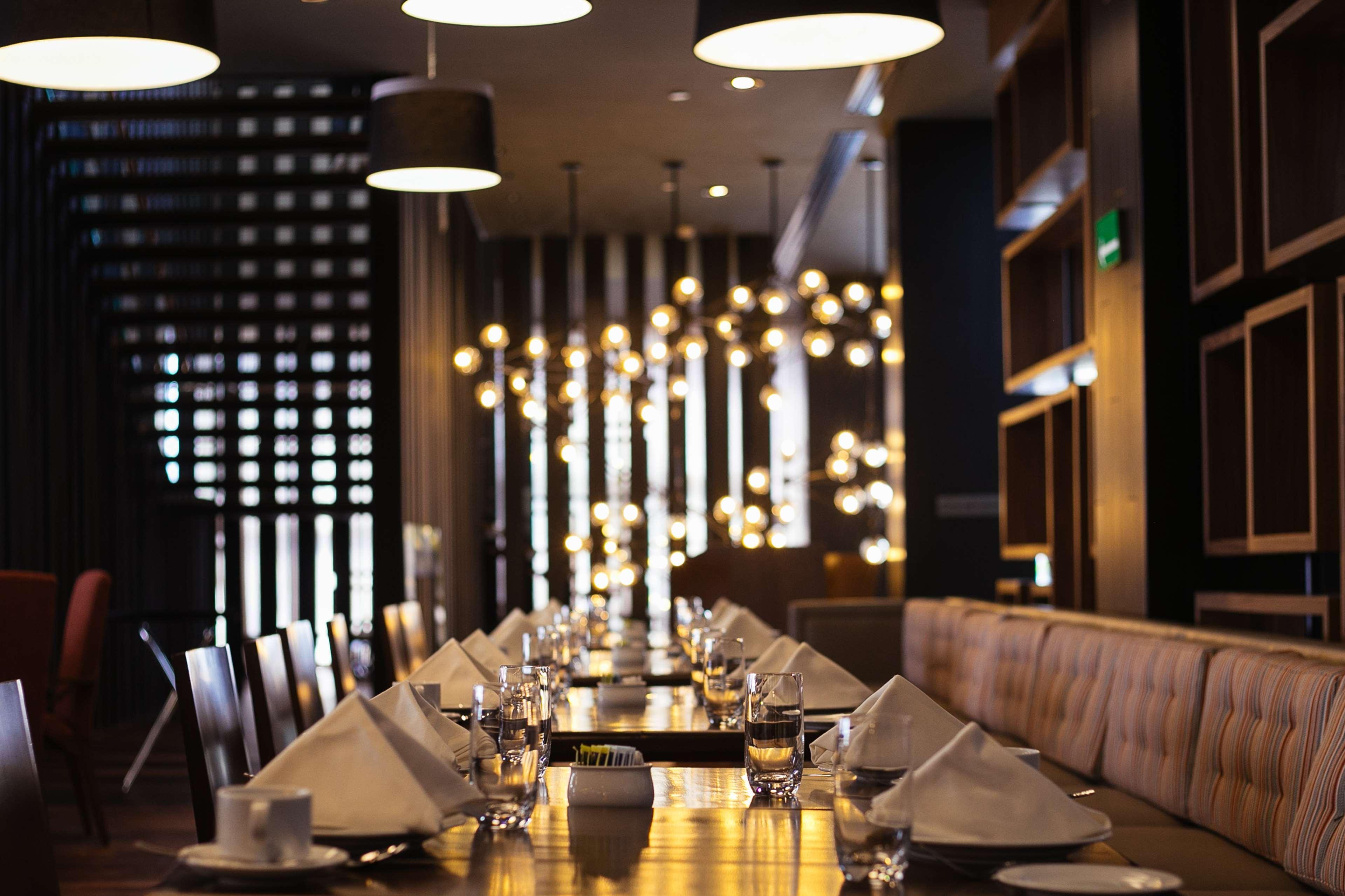 Doubletree By Hilton Celaya Селая Екстериор снимка