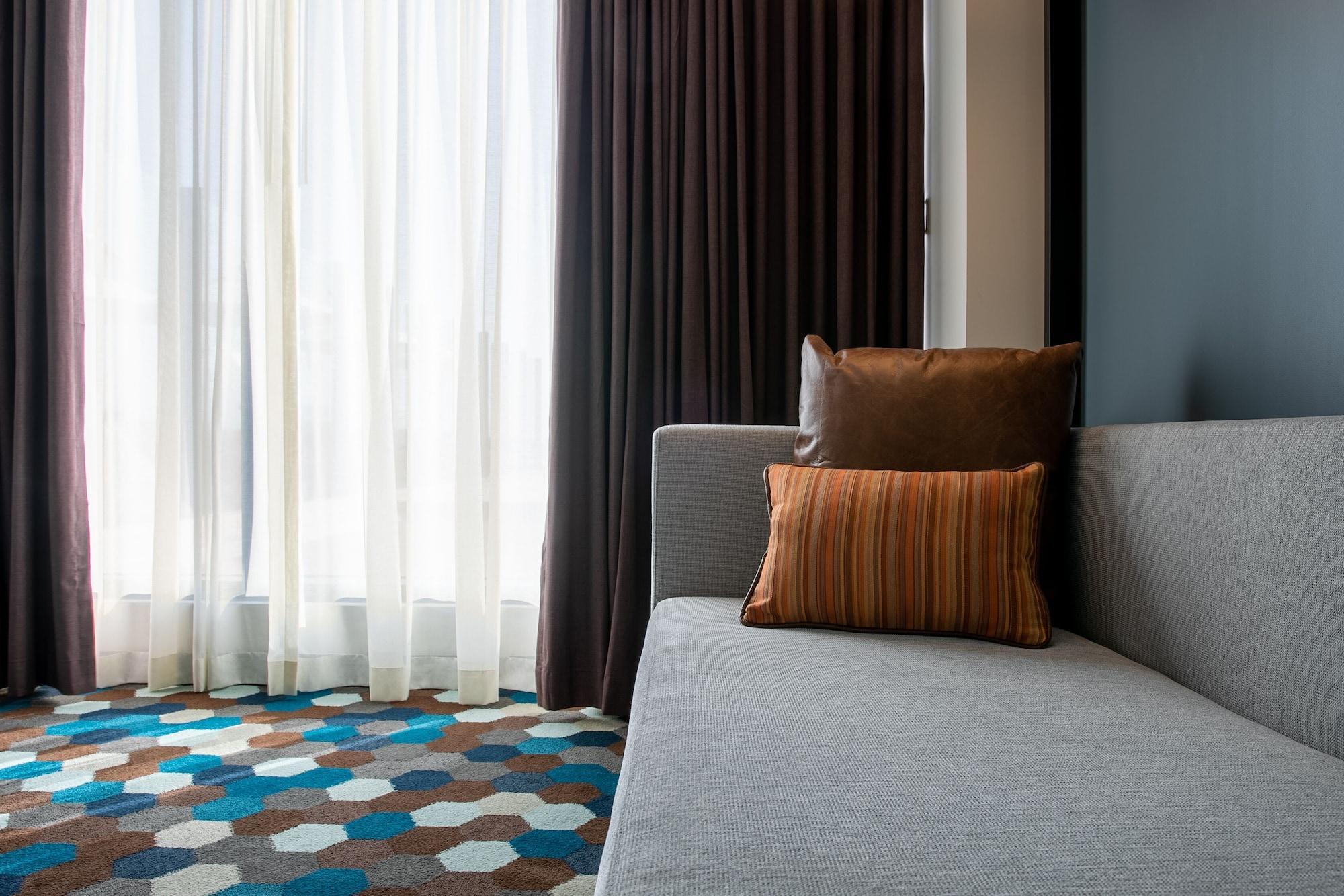 Doubletree By Hilton Celaya Селая Екстериор снимка