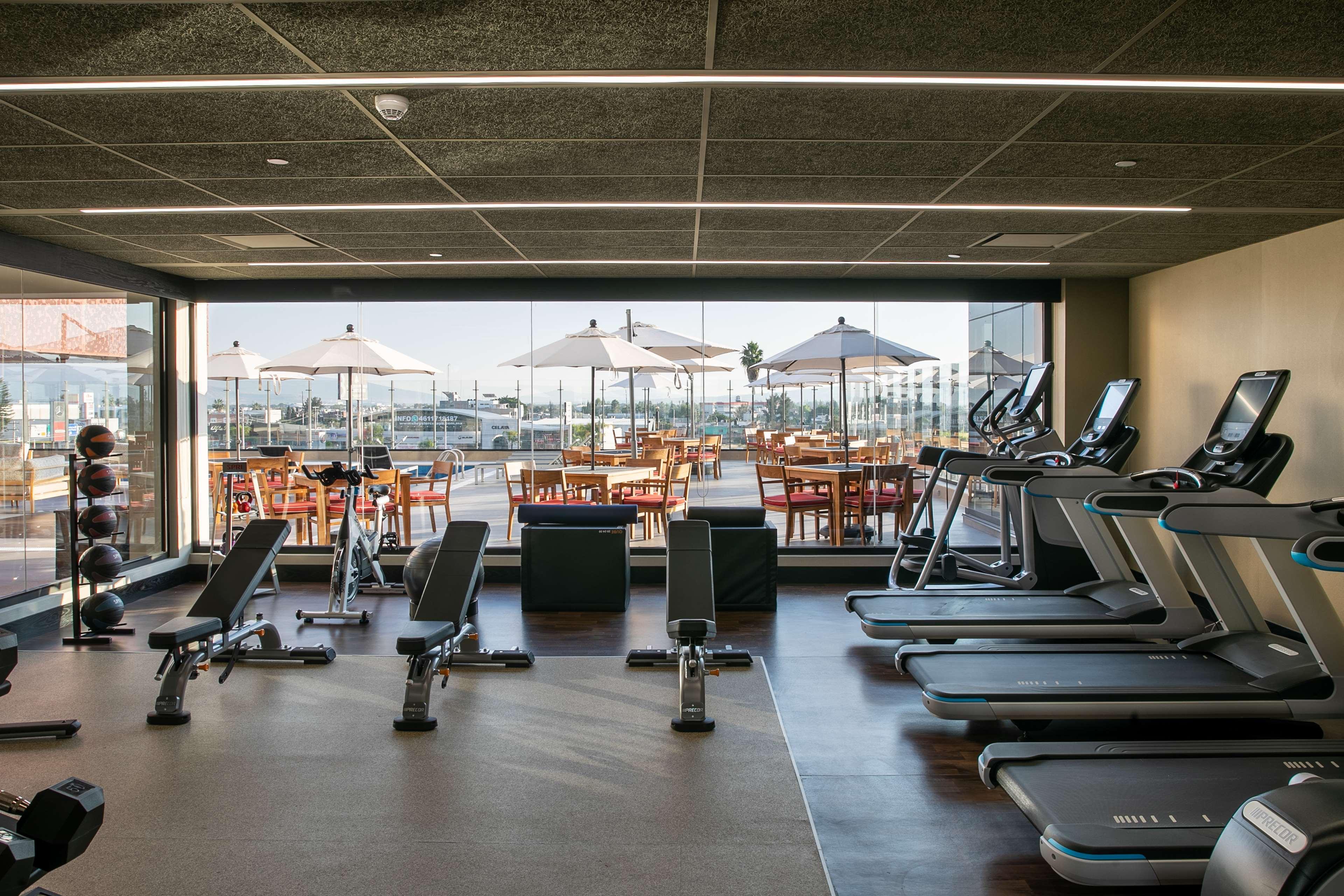 Doubletree By Hilton Celaya Селая Екстериор снимка