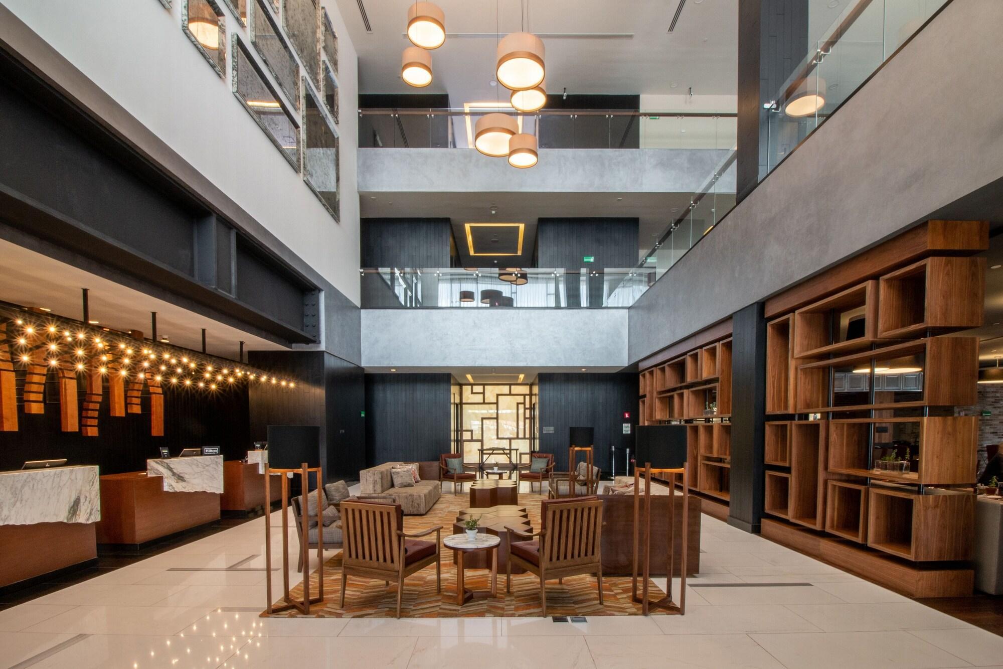 Doubletree By Hilton Celaya Селая Екстериор снимка
